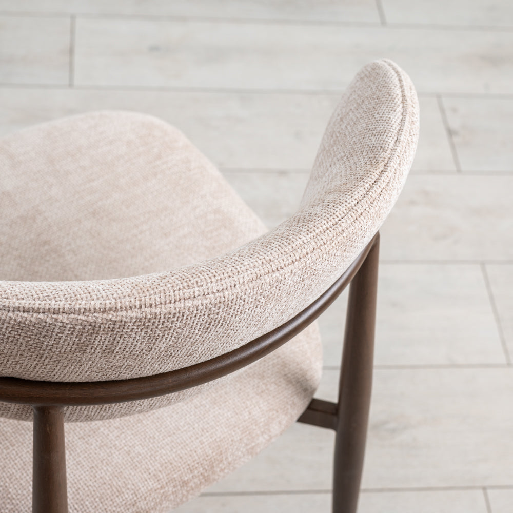 יותר מסתם מקום לשבת: למה חשוב להשקיע בכיסאות איכותיים לפינת האוכל?