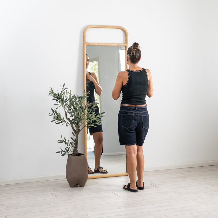 מראה מעץ דגם AMSTERDAM