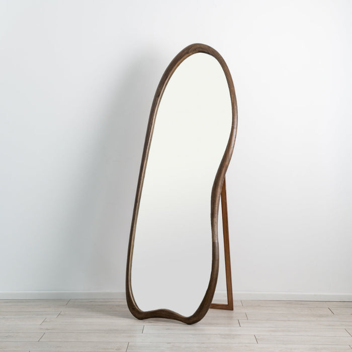 מראת עץ אמורפית על רגל אגוז