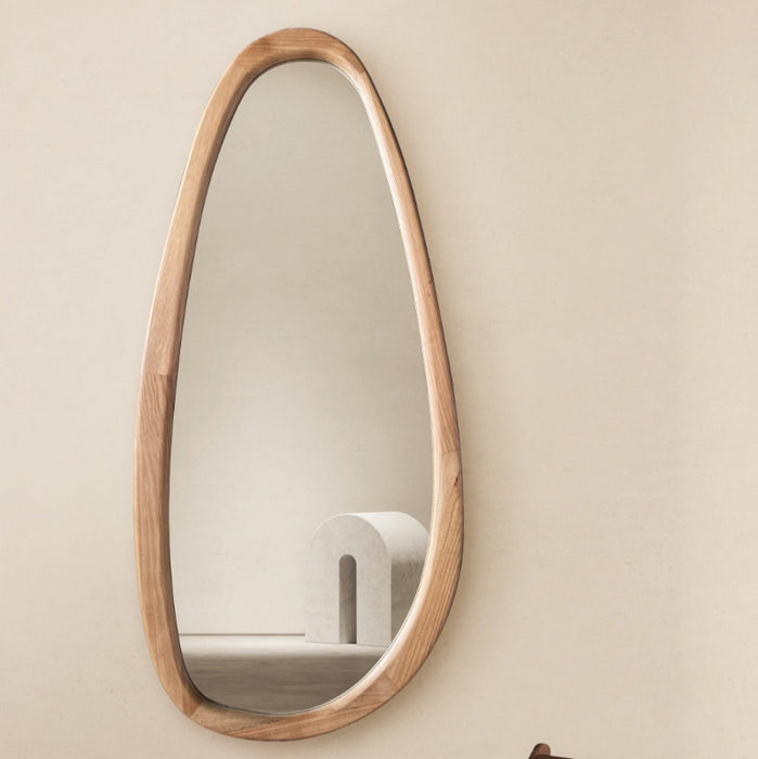 מראה מעוצבת מעץ