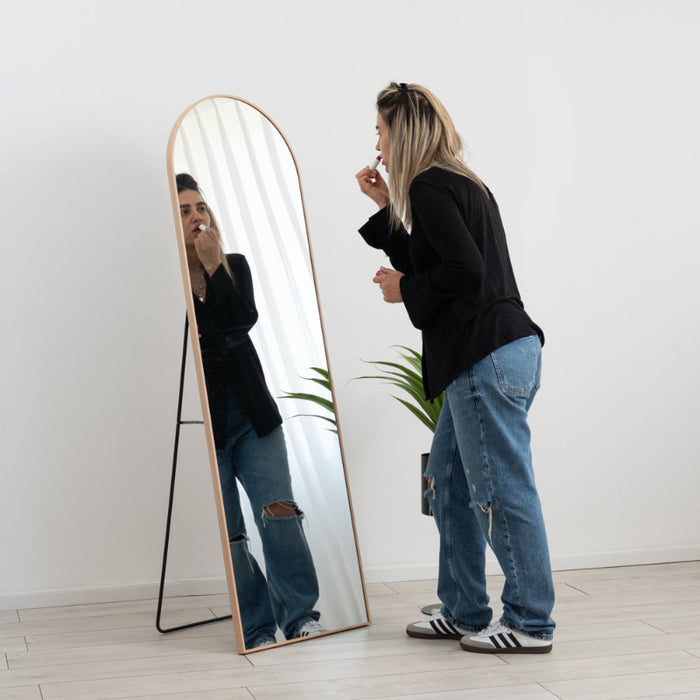 ST AYALA מראה על רגל ומסגרת אלומיניום ועיצוב קשת